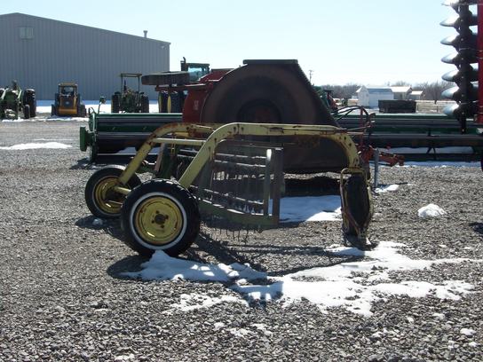  John Deere 640