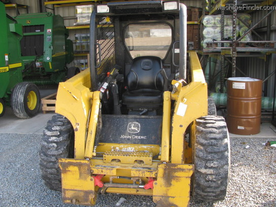 2006 John Deere 320