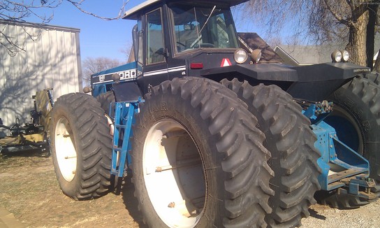 1993 Versatile 946