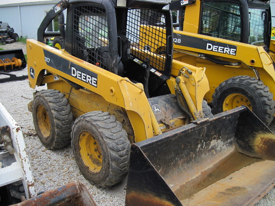 2004 John Deere 317