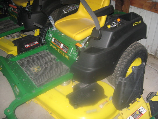 2012 John Deere Z425