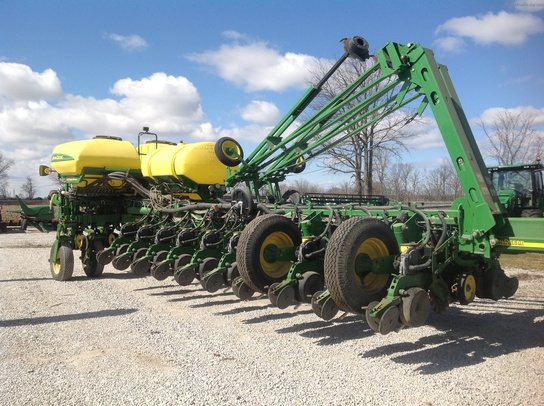 2010 John Deere 1770NT