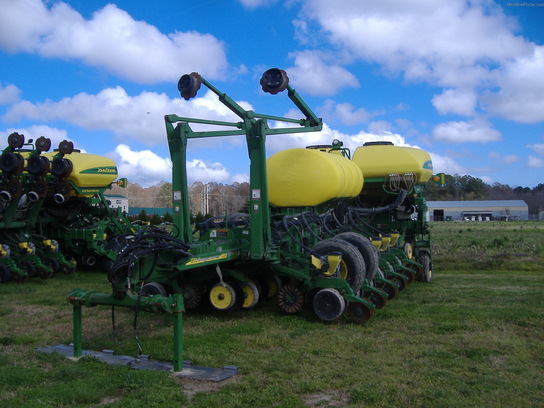 2004 John Deere 1770NT