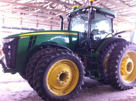 2011 John Deere 8335R
