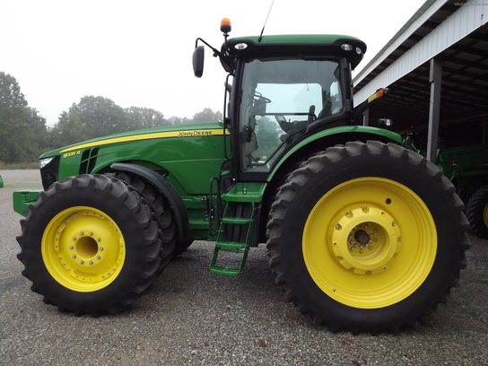 2011 John Deere 8335R