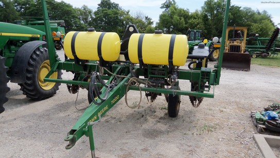 1992 John Deere 7200