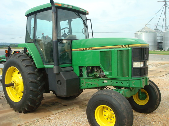 1992 John Deere 7700