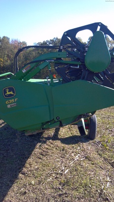 2011 John Deere 635F