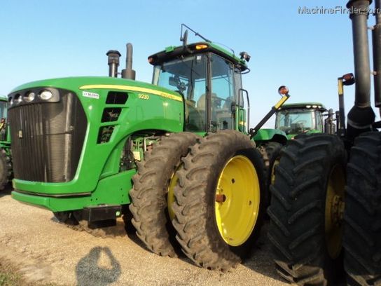2011 John Deere 9230