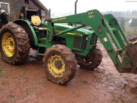 2000 John Deere 5210