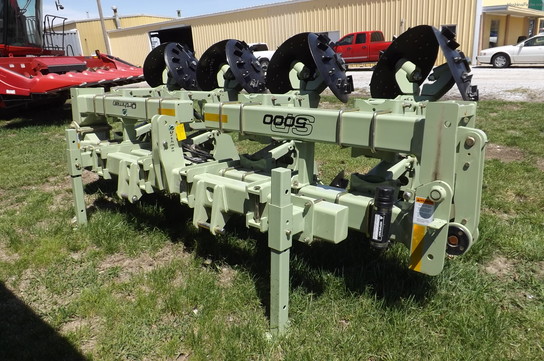 2012 Orthman SP5000 STALK PULLER 8R36