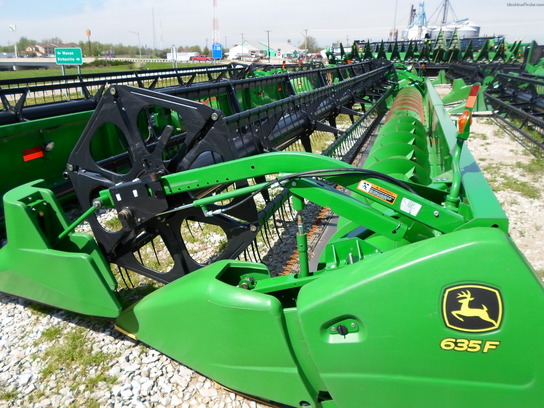 2010 John Deere 635F