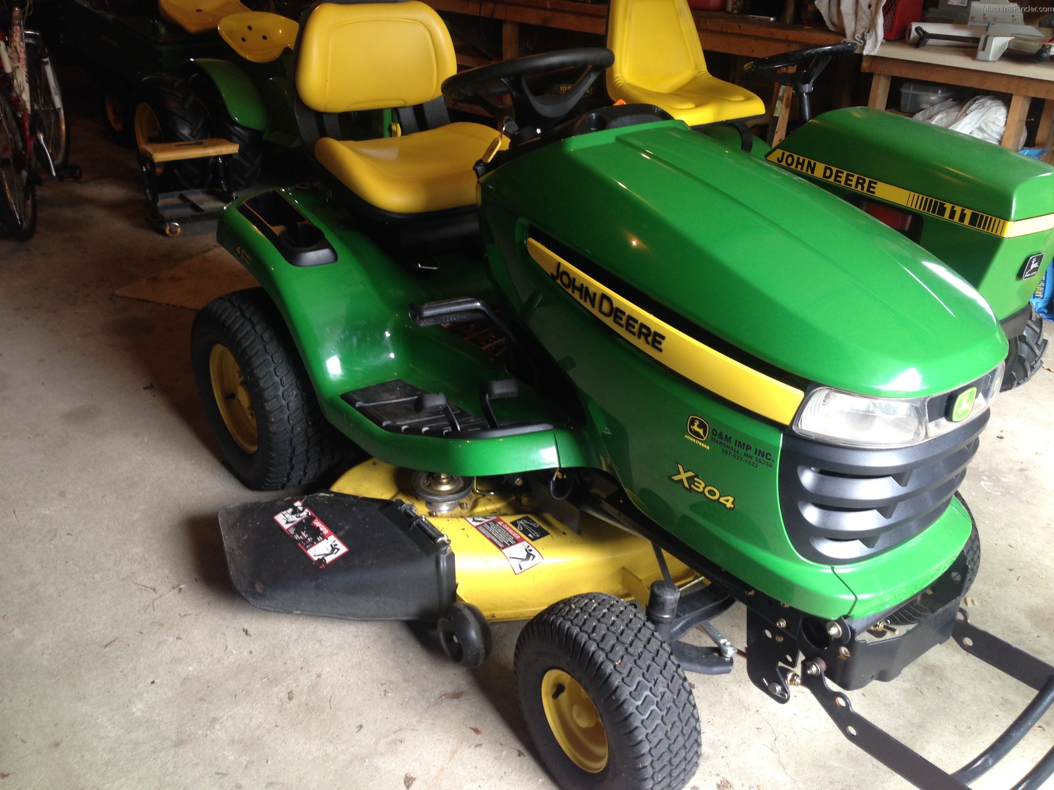 2011 John Deere X304 Lawn & Garden and Commercial Mowing John Deere