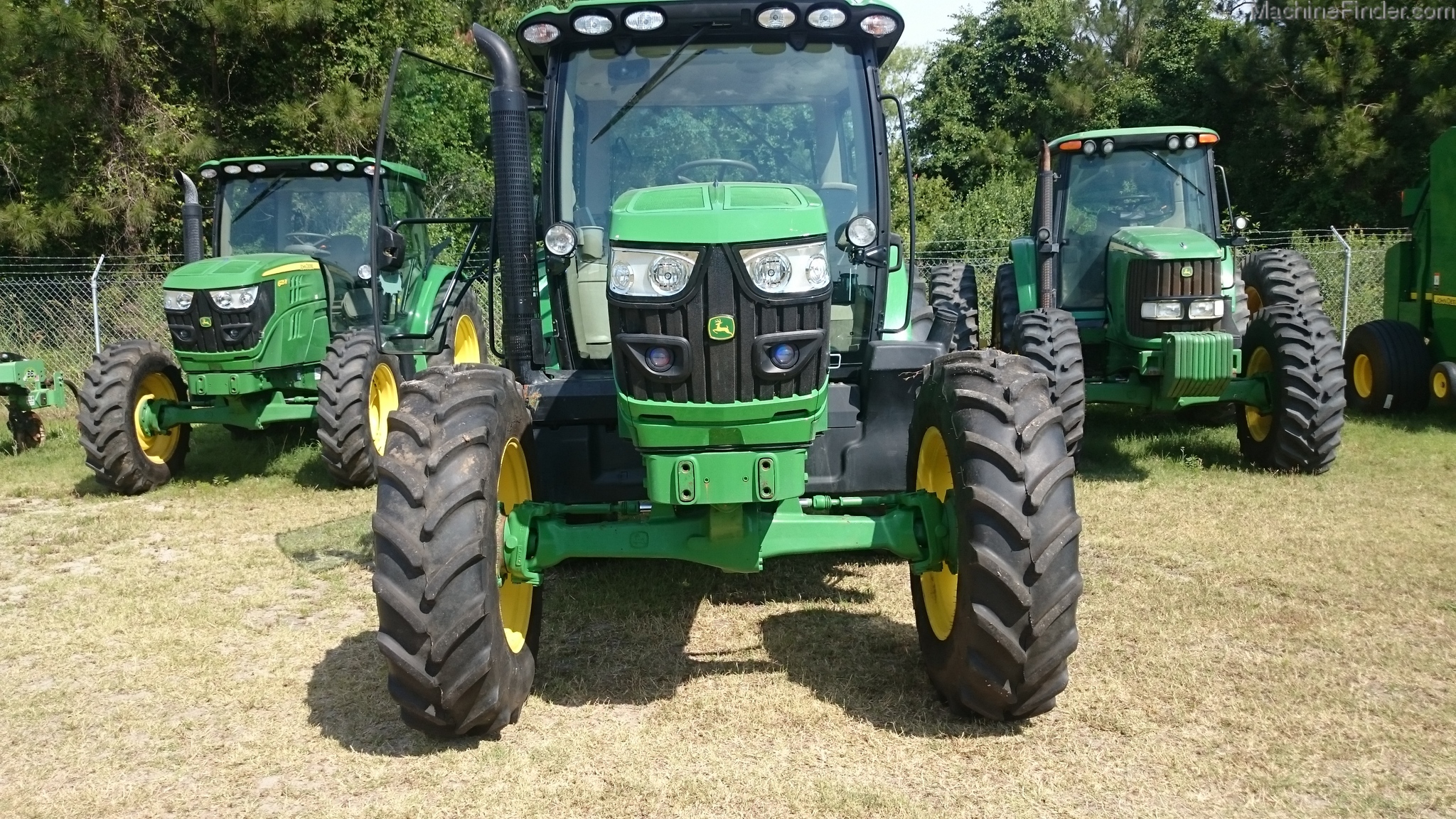 2014 John Deere 6125R Image 2