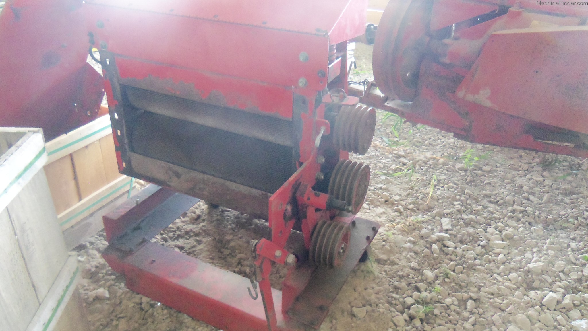 2002 Gehl 1275 Image 4