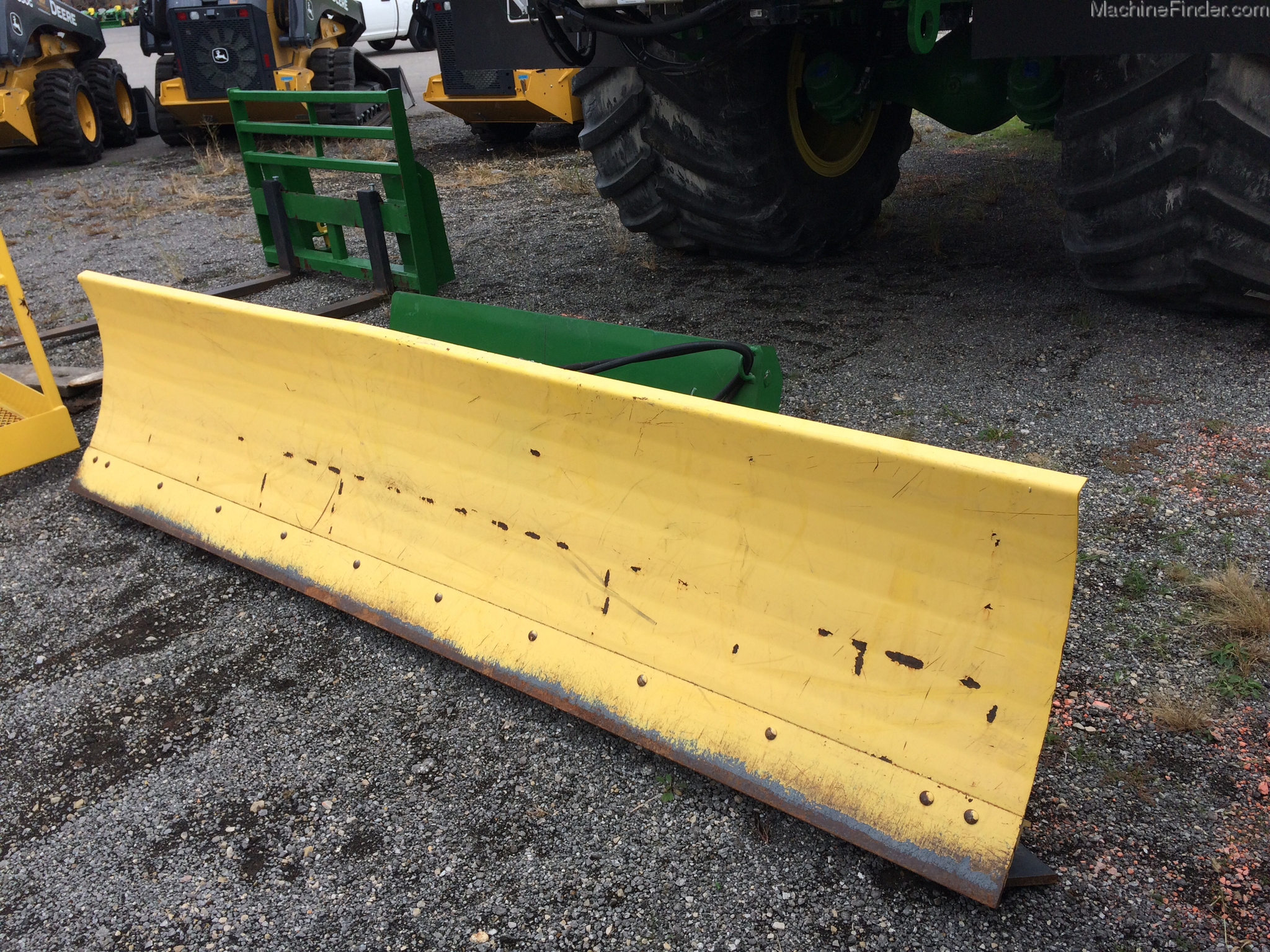 2013 MAST 10'FB Image 1