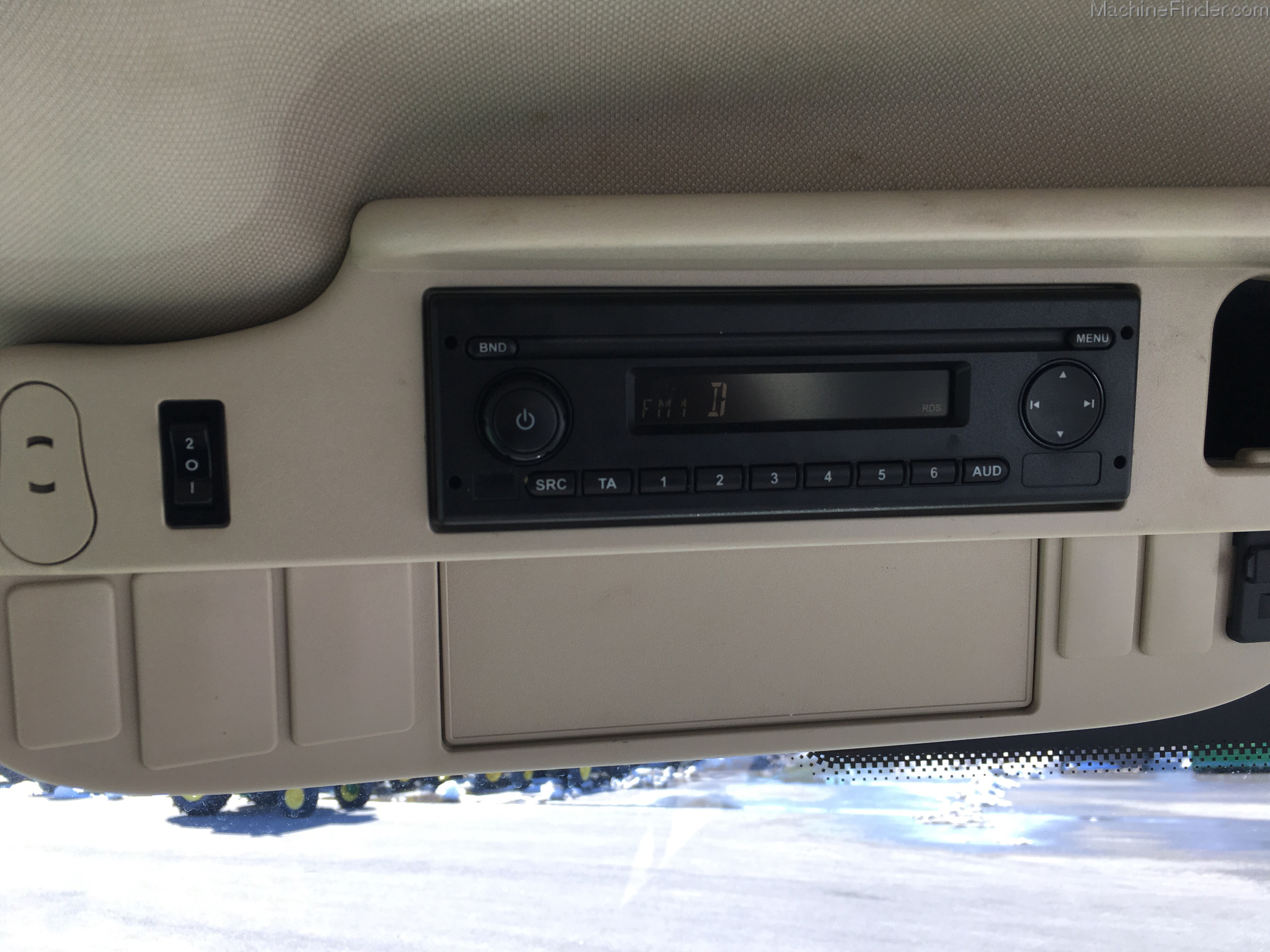 2015 John Deere 6110R Image 11