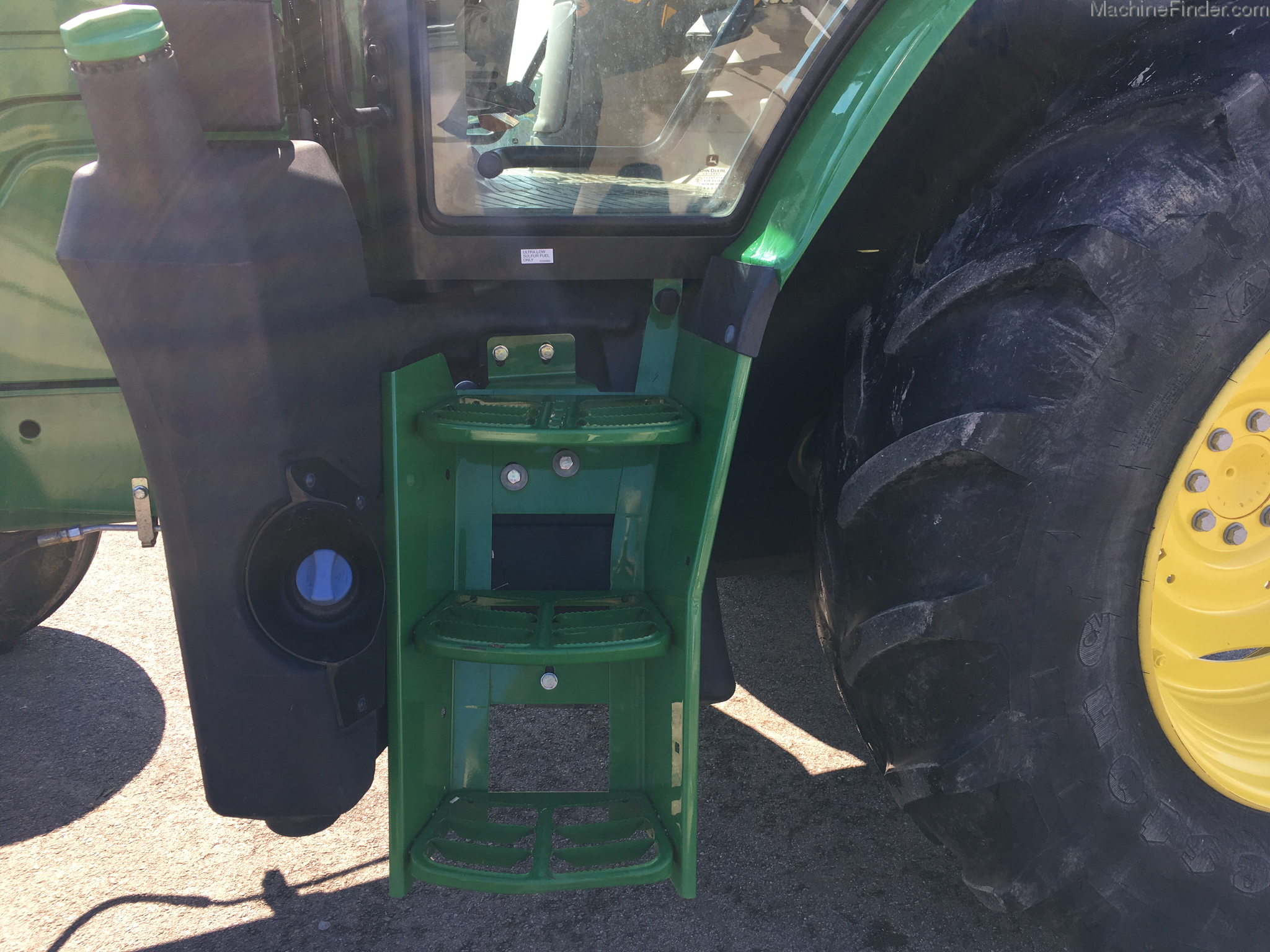2015 John Deere 6110R Image 6
