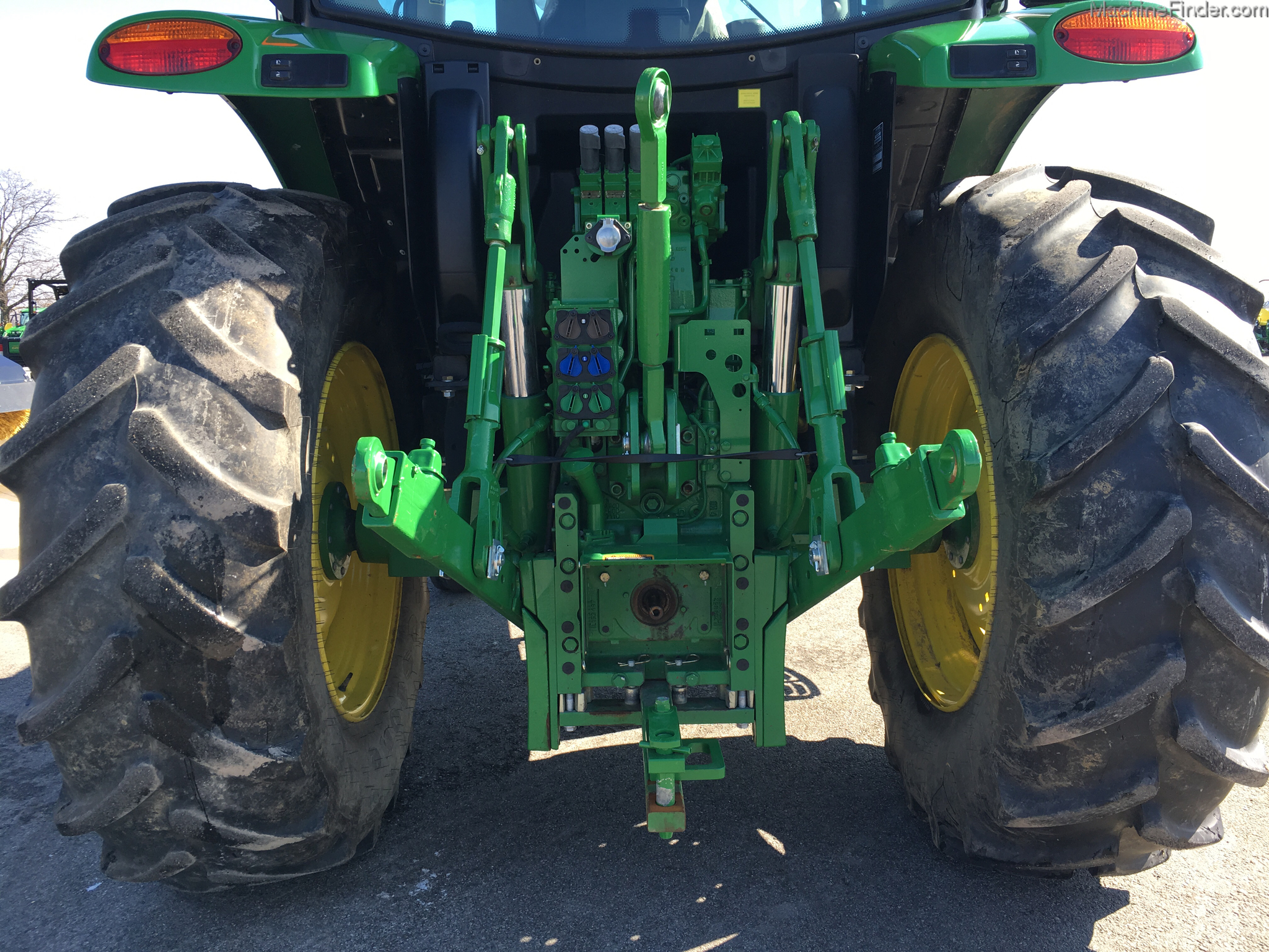 2015 John Deere 6110R Image 7