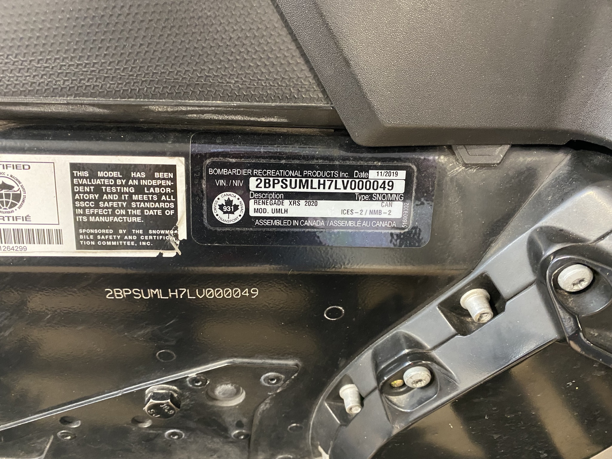 2020 Ski Doo SM RENEGADE XRS 850 / BLACK Image 17