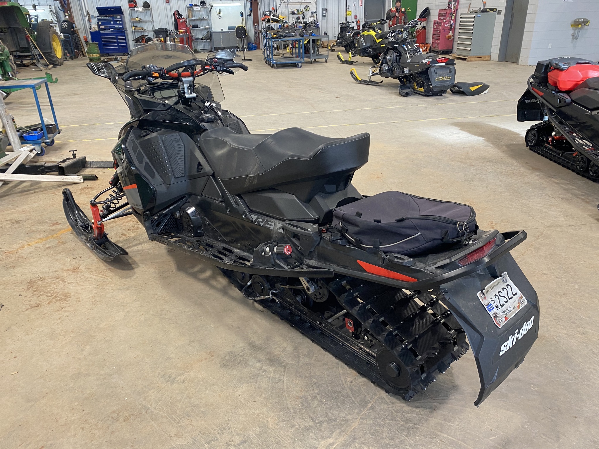 2020 Ski Doo SM RENEGADE XRS 850 / BLACK Image 6