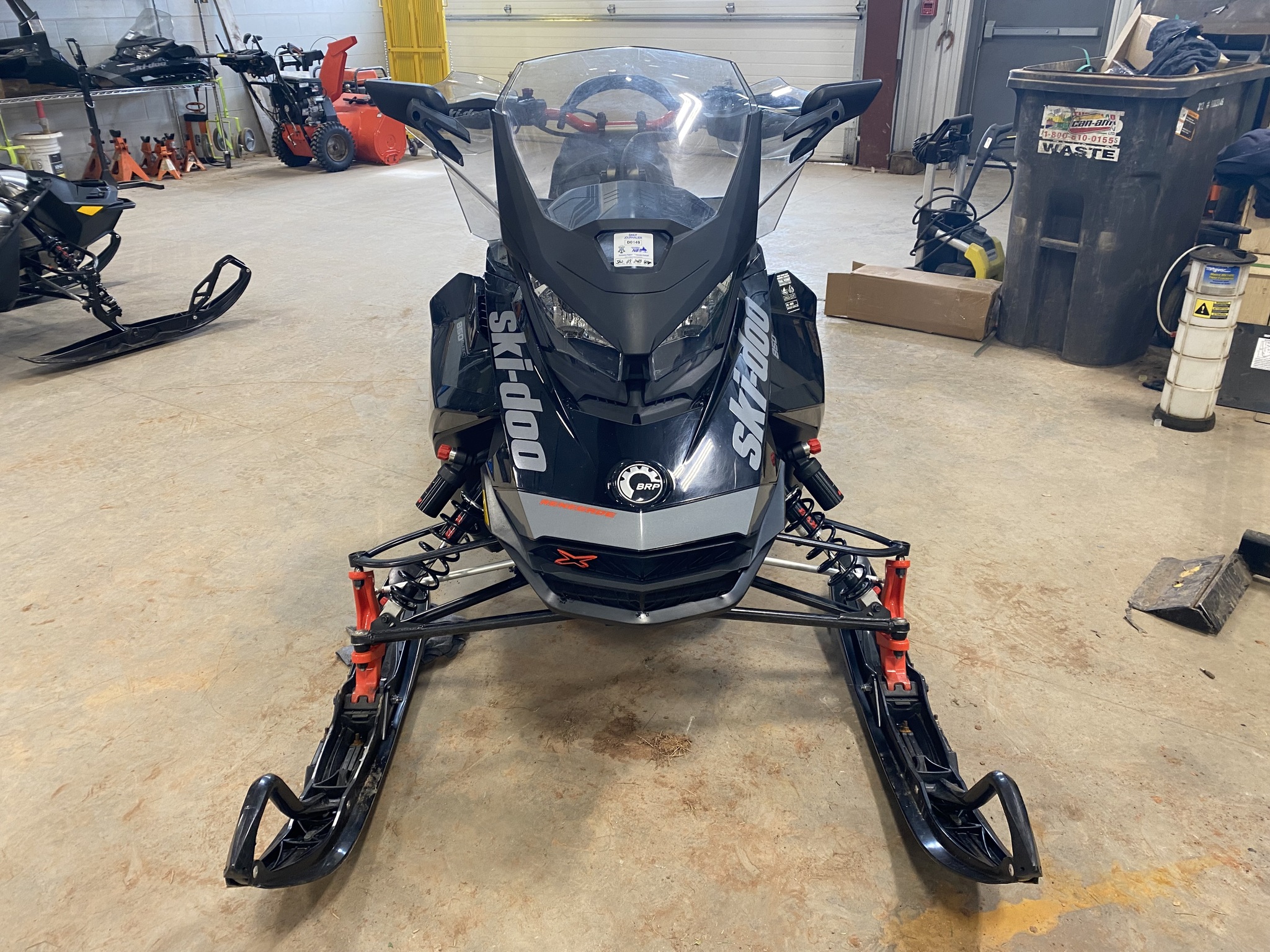 2020 Ski Doo SM RENEGADE XRS 850 / BLACK Image 12