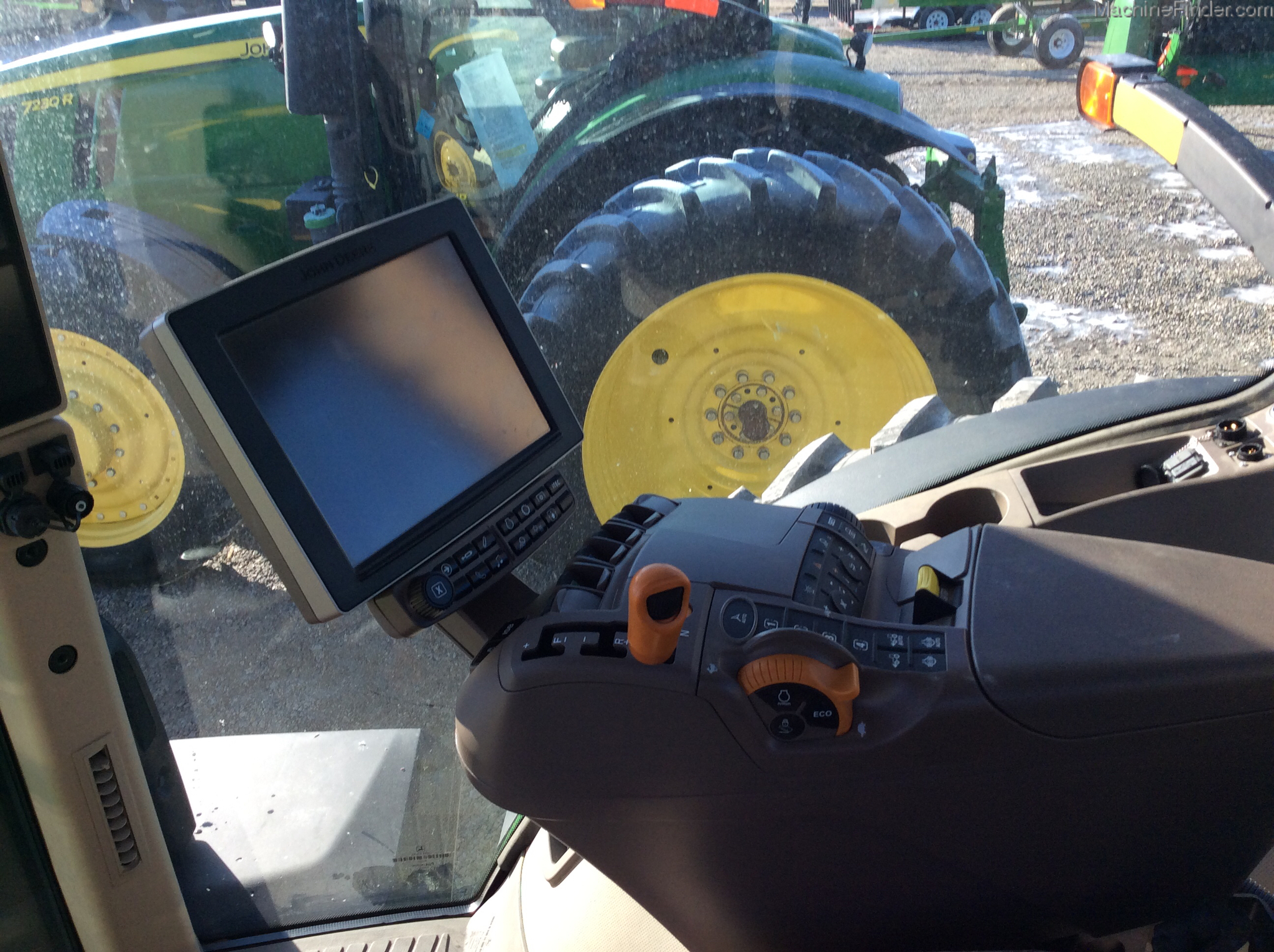 2016 John Deere 8295R Image 13