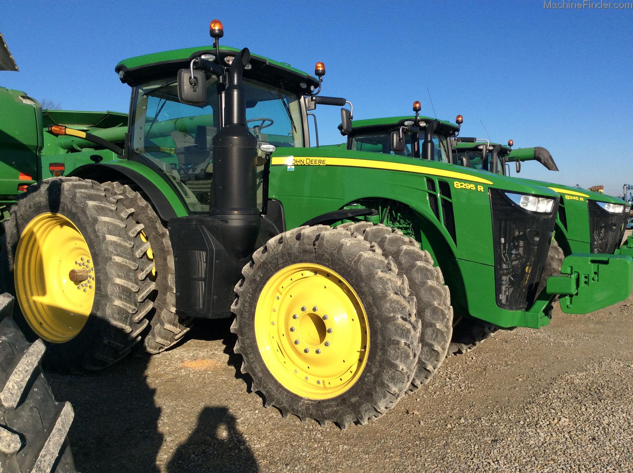 2016 John Deere 8295R Image 7