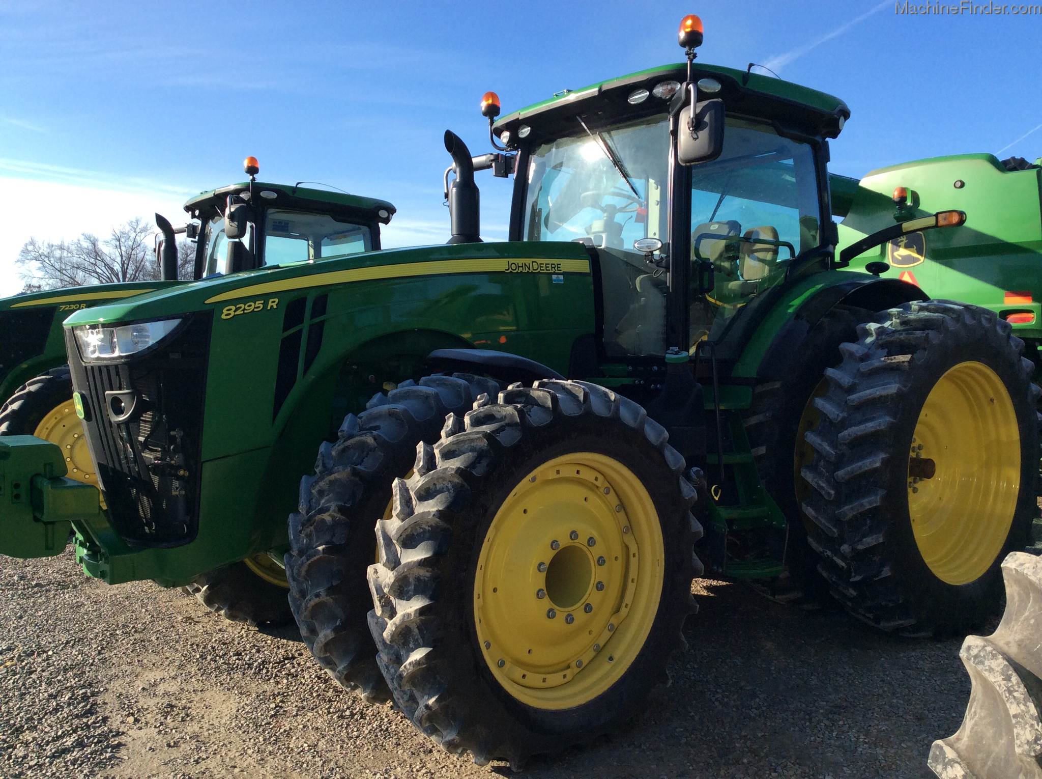 2016 John Deere 8295R Image 2
