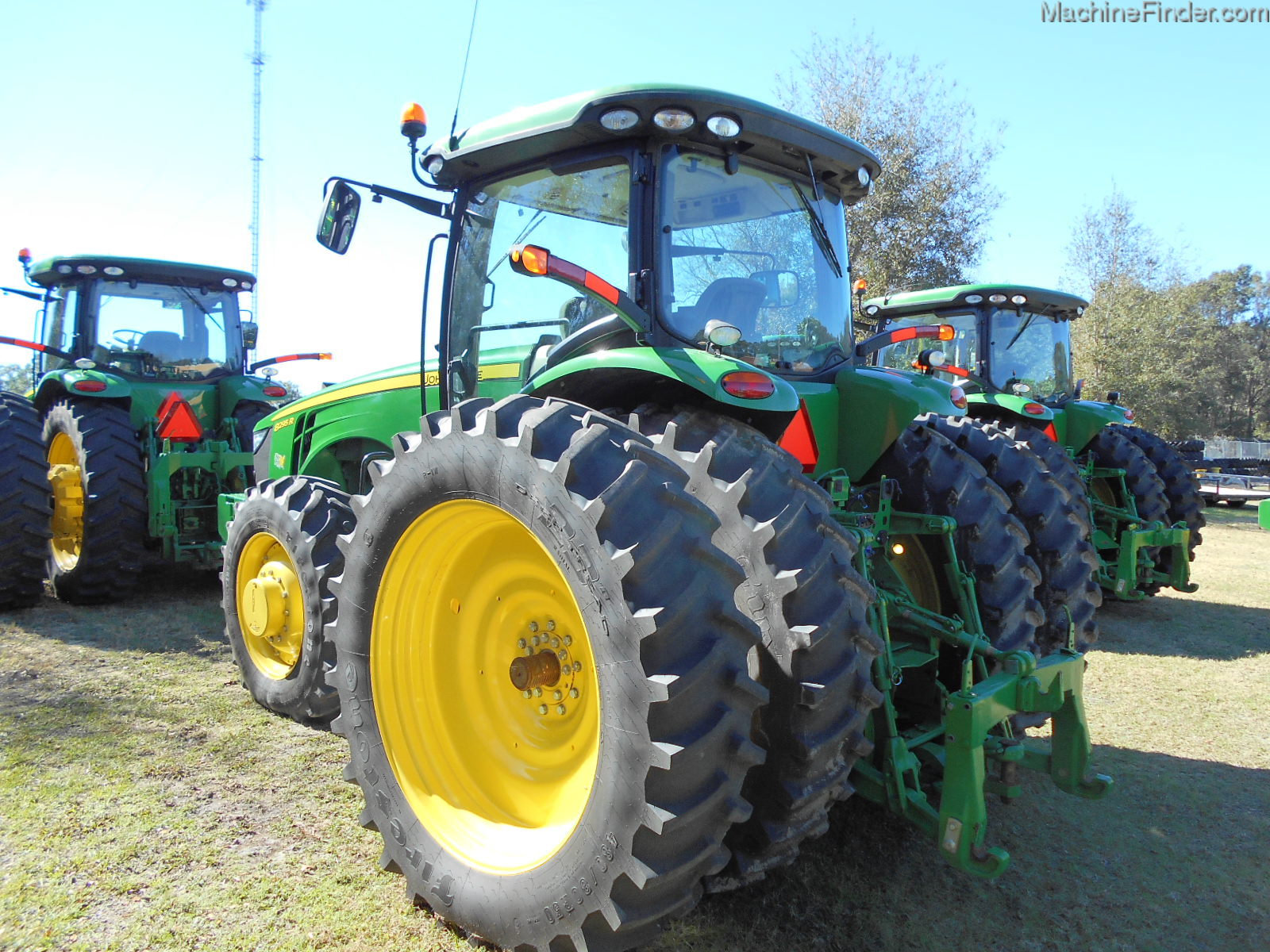 2014 John Deere 8295R Image 3