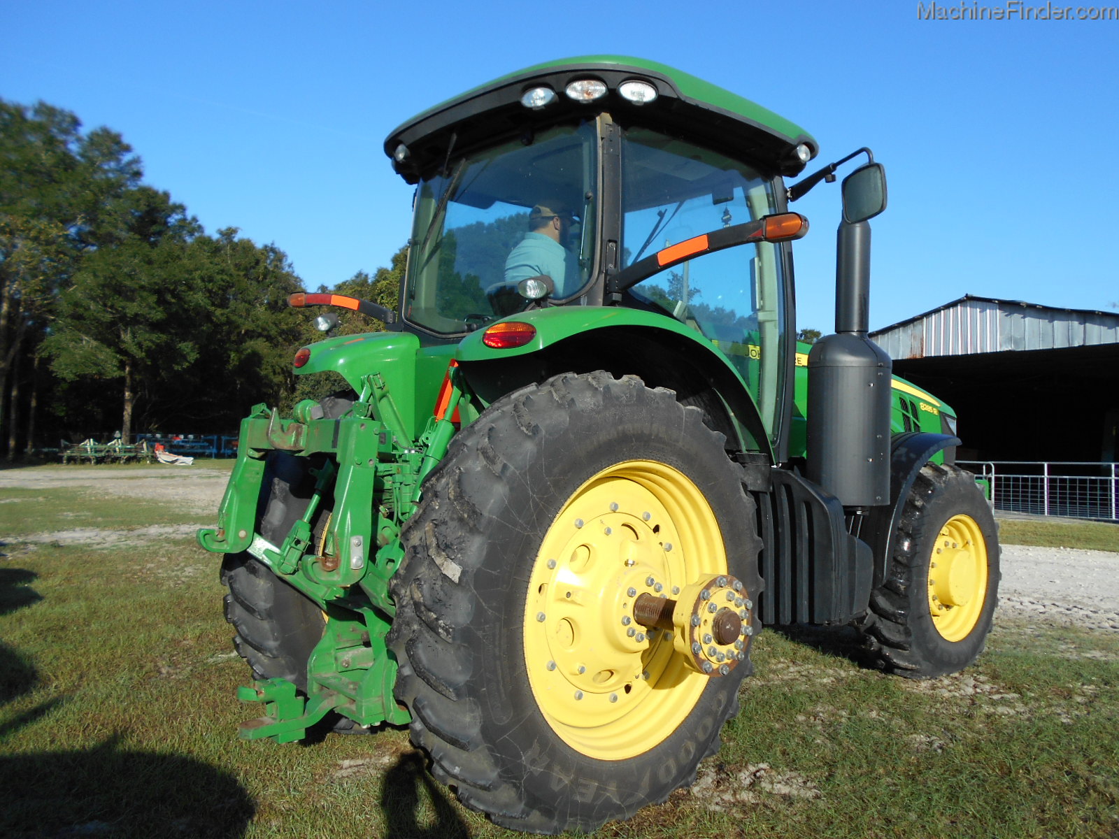 2013 John Deere 8285R Image 3