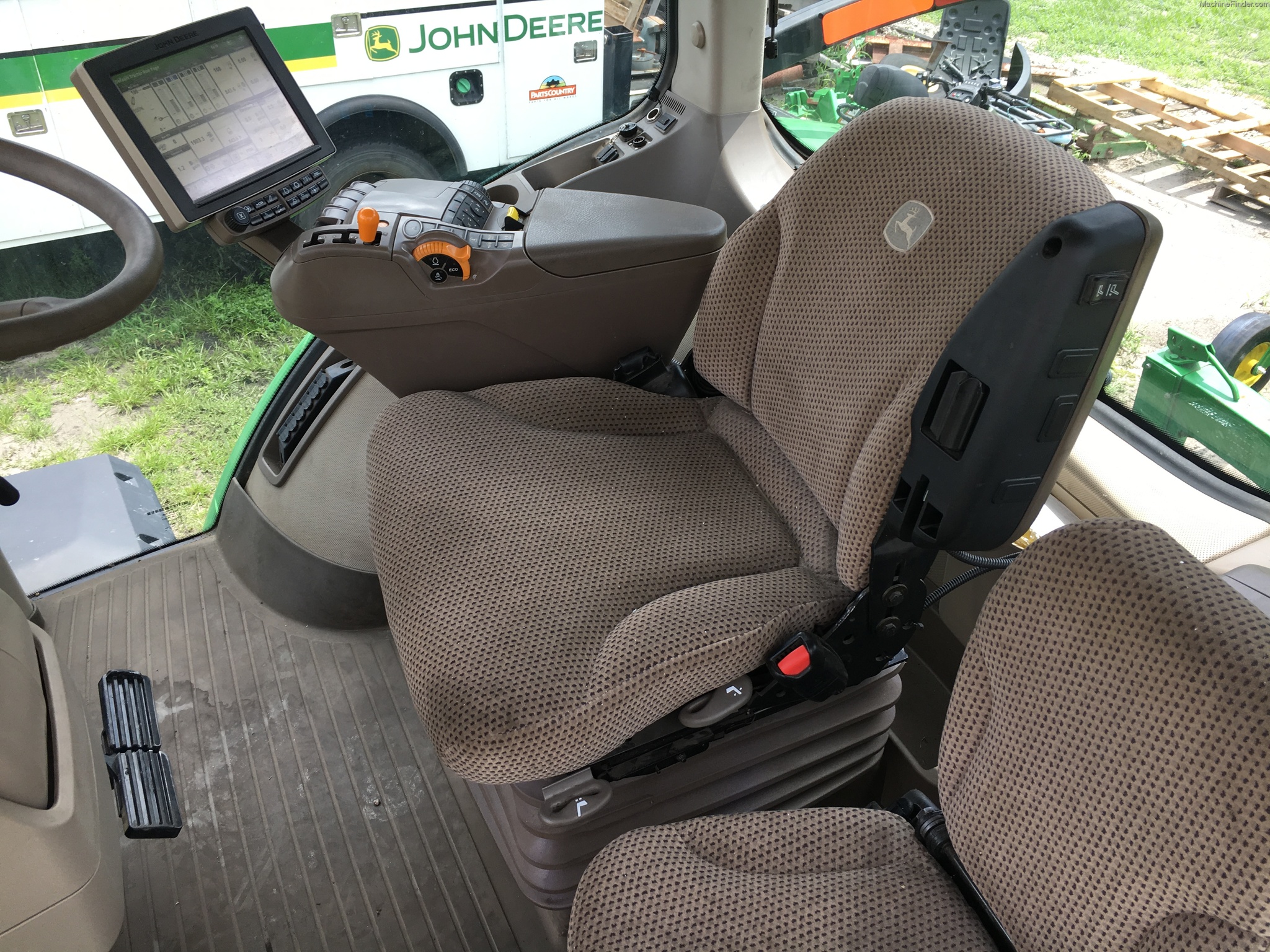 2016 John Deere 8295R Image 4
