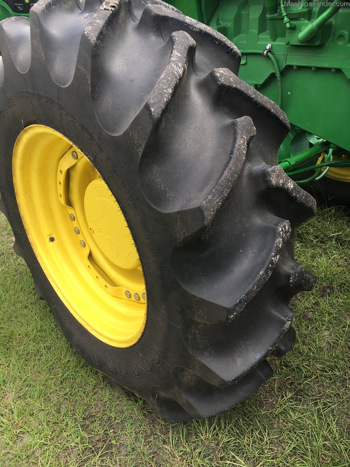 2016 John Deere 8295R Image 8
