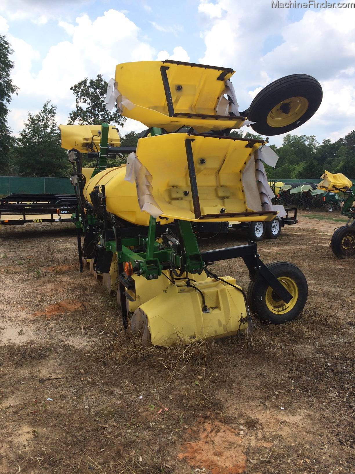 2013 Willmar 915 Image 2