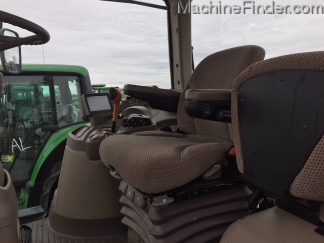 2014 John Deere 7215R Image 7