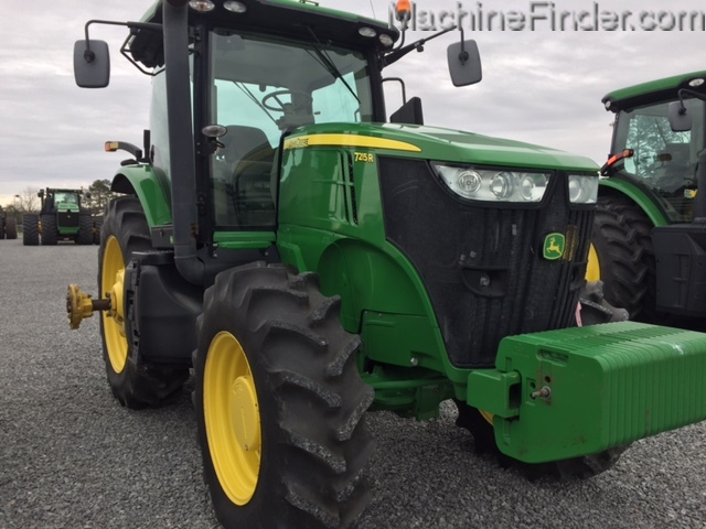 2014 John Deere 7215R Image 4