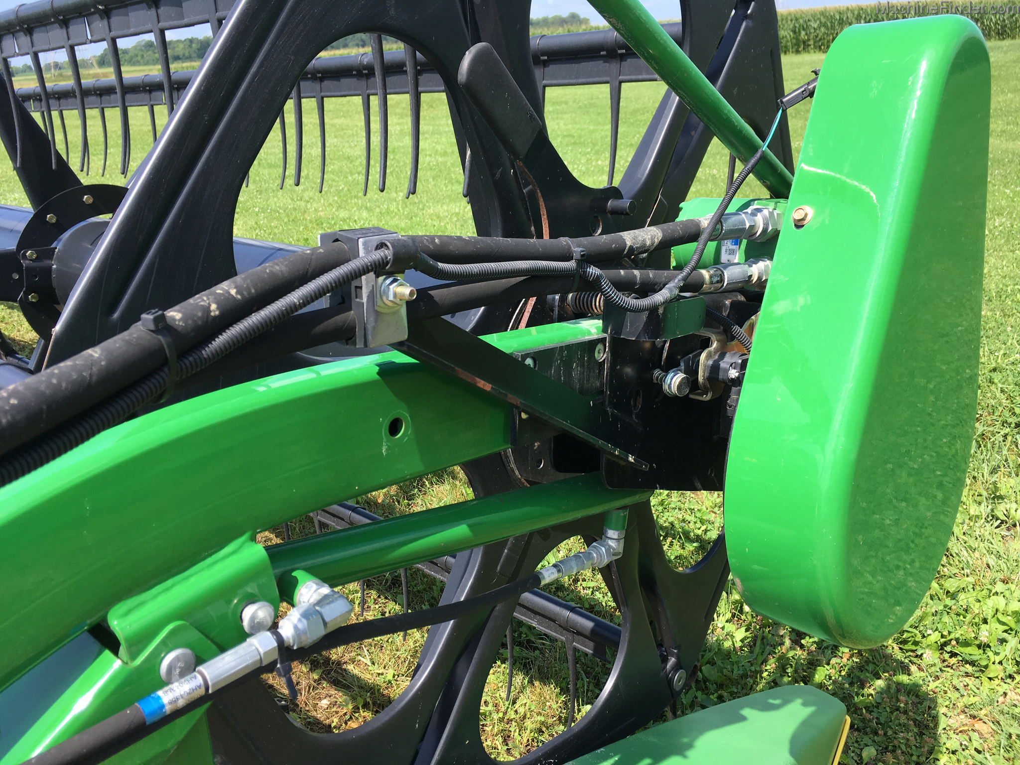 2013 John Deere 635F Image 7