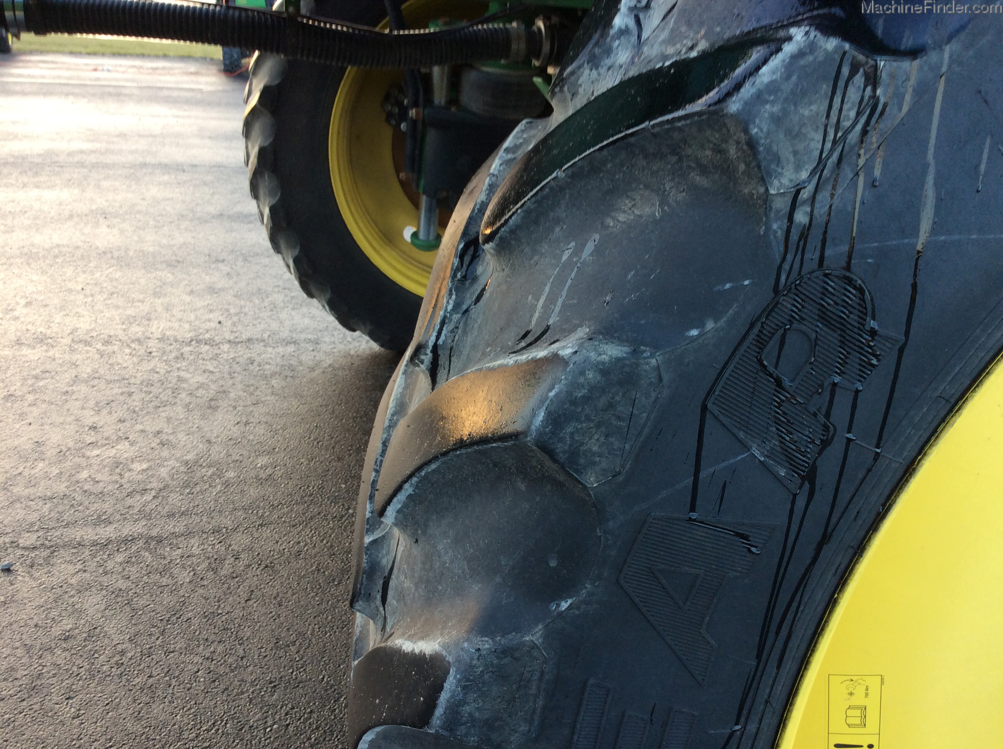 2016 John Deere R4030 Image 12