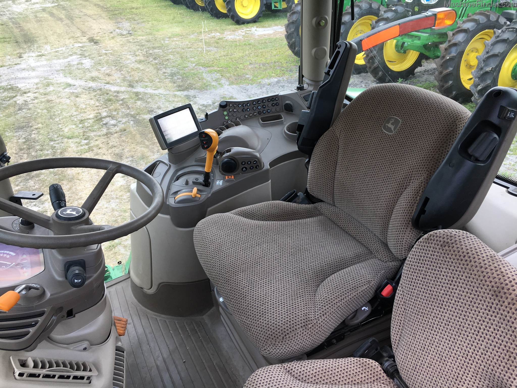 2016 John Deere 6155R Image 5