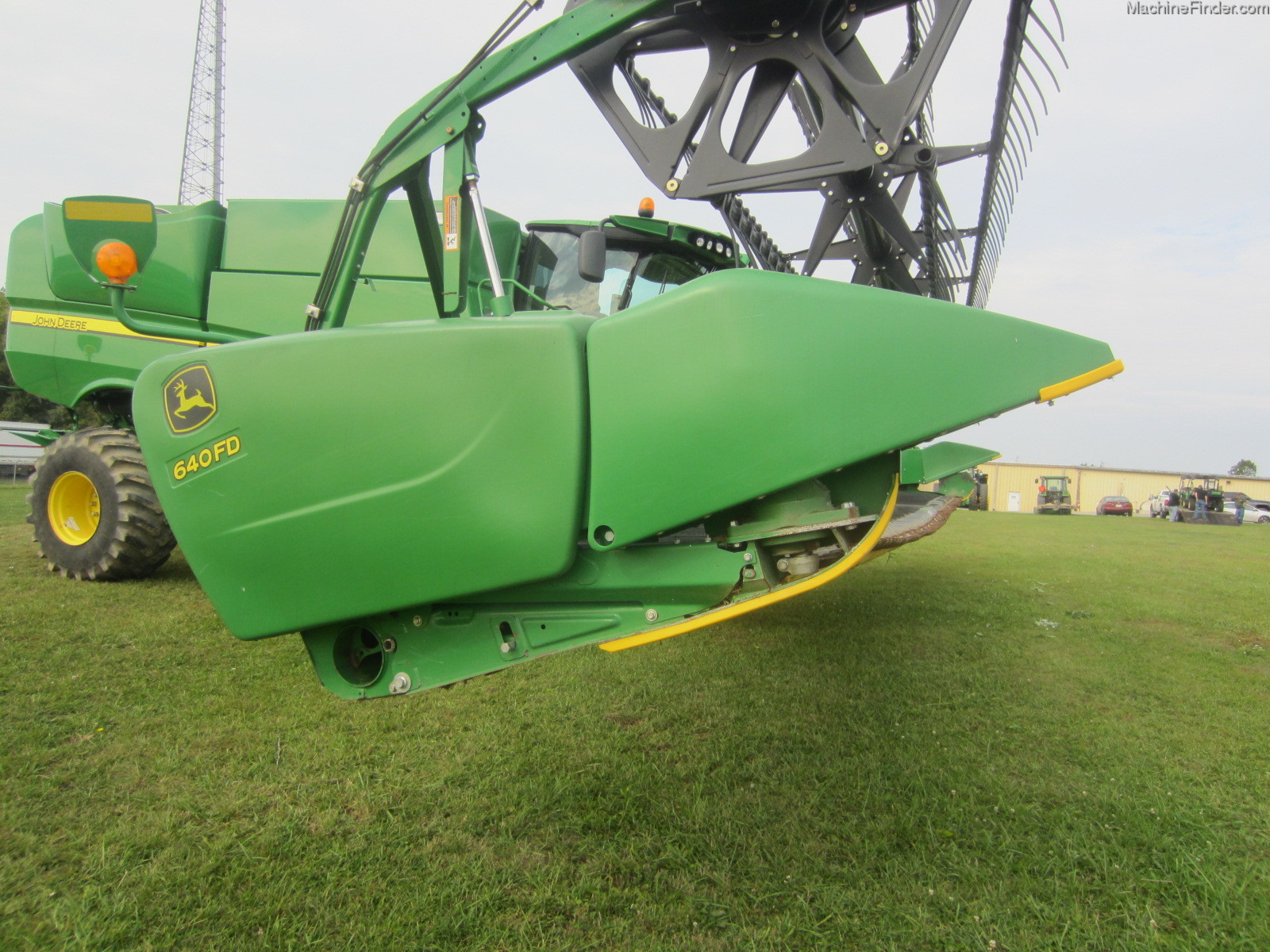 2013 John Deere 640FD Image 10