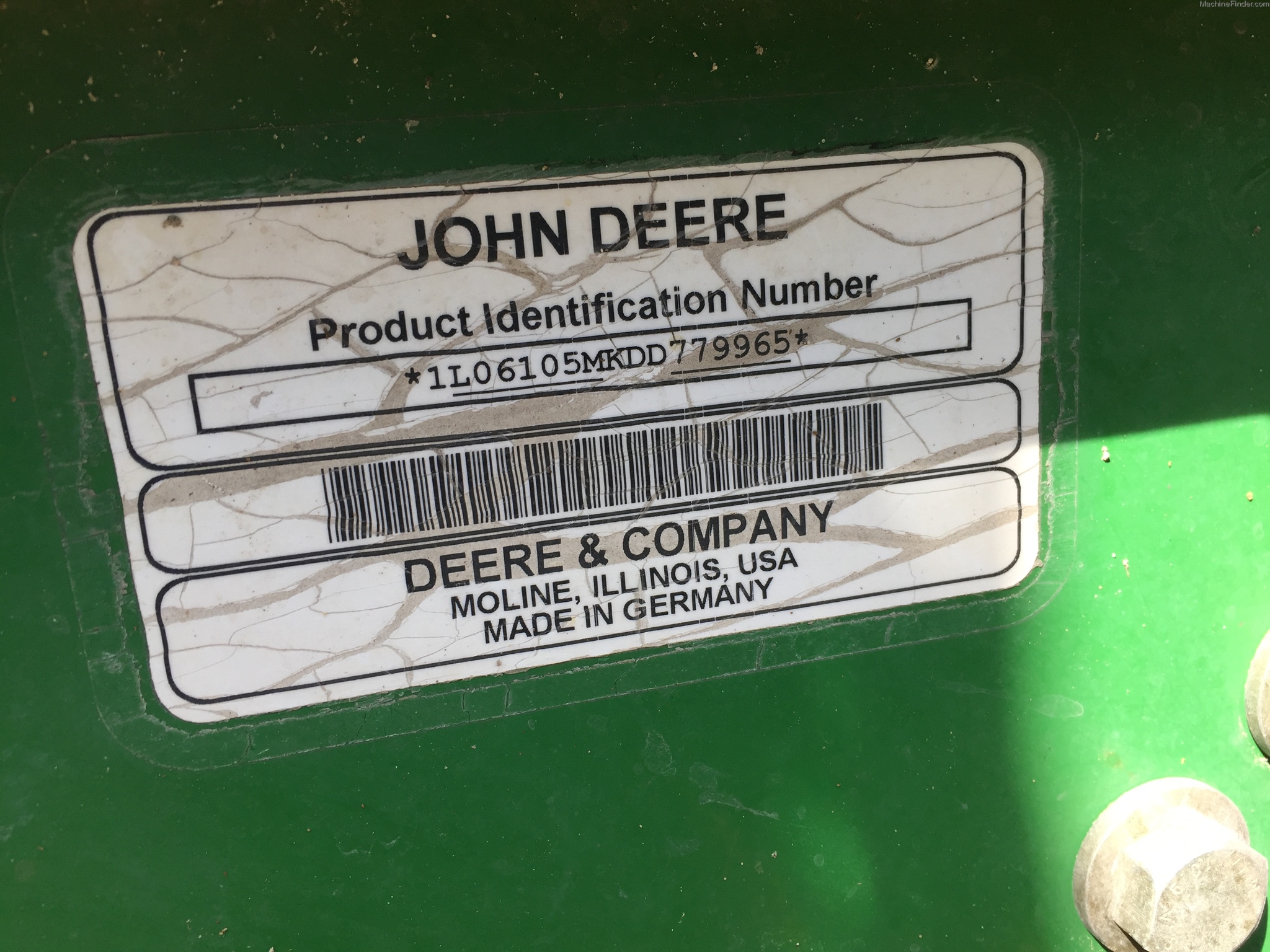 2013 John Deere 6105M Image 2