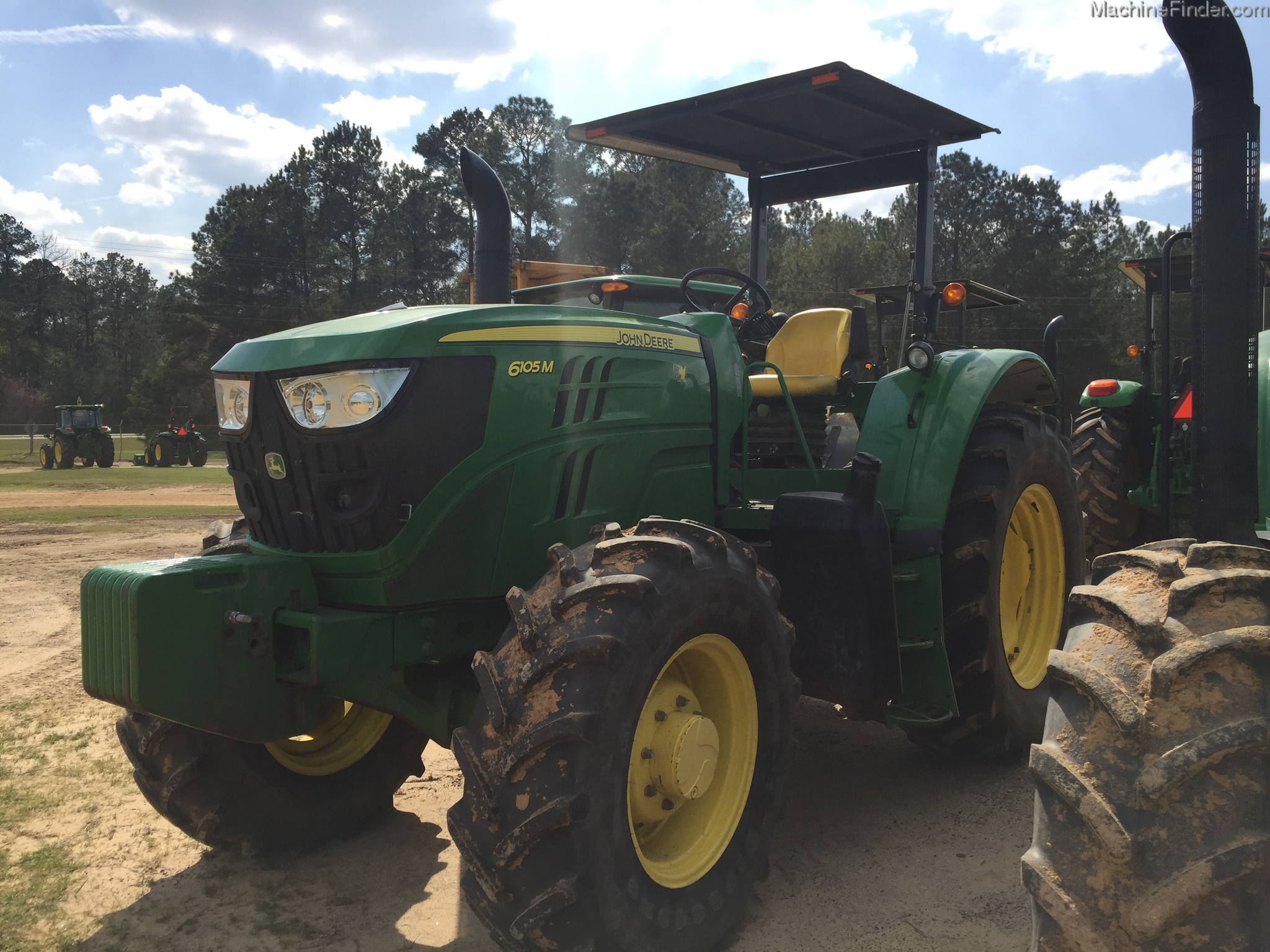 2013 John Deere 6105M Image 3