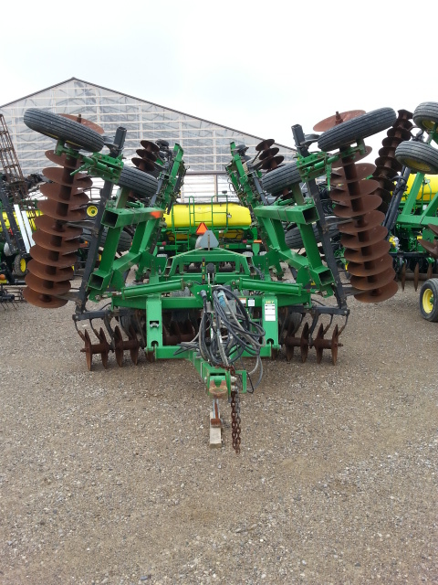 2004 John Deere 637 Disks
