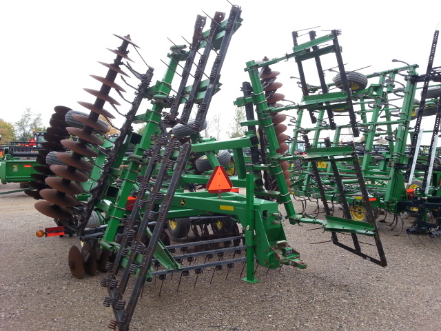 2004 John Deere 637 Disks
