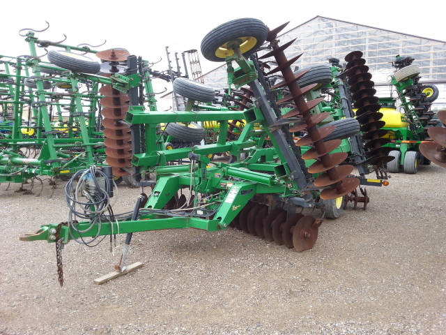 2004 John Deere 637 Disks