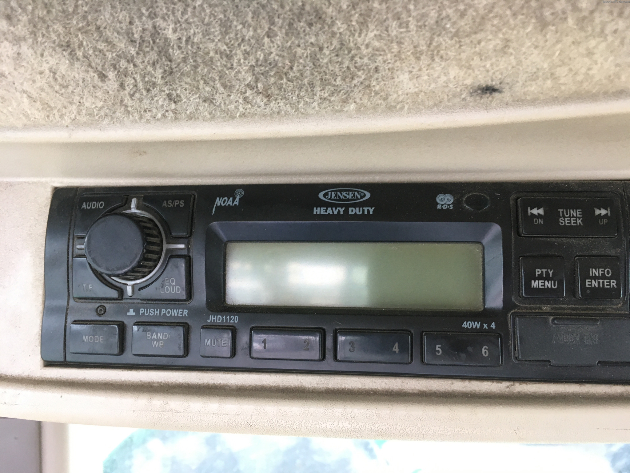 2011 John Deere 5085M Image 13