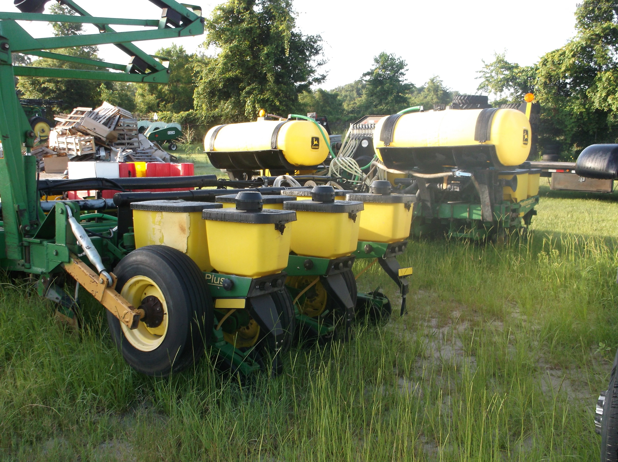 2000 John Deere 1770 Image 5