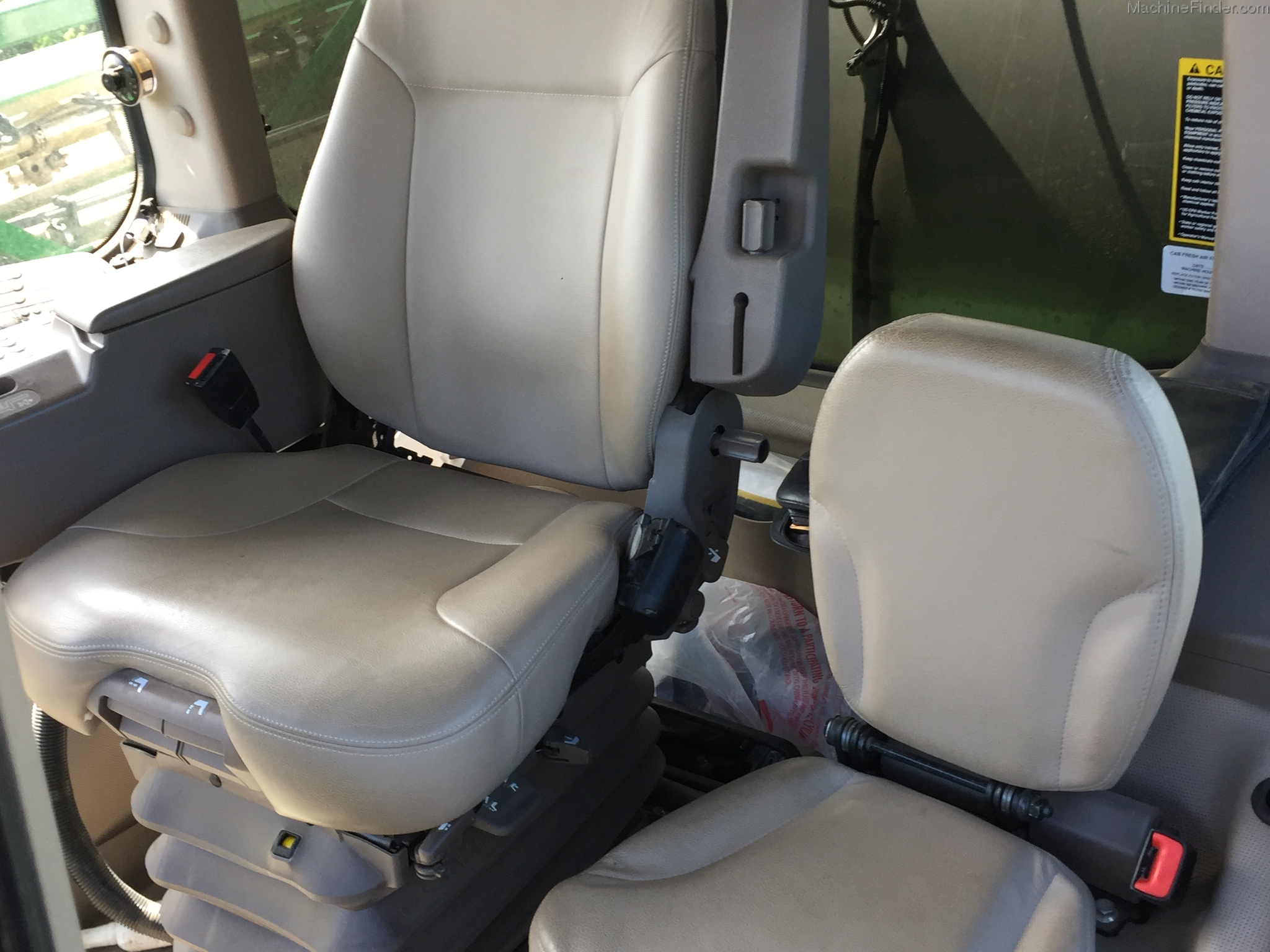 2015 John Deere R4045 Image 10