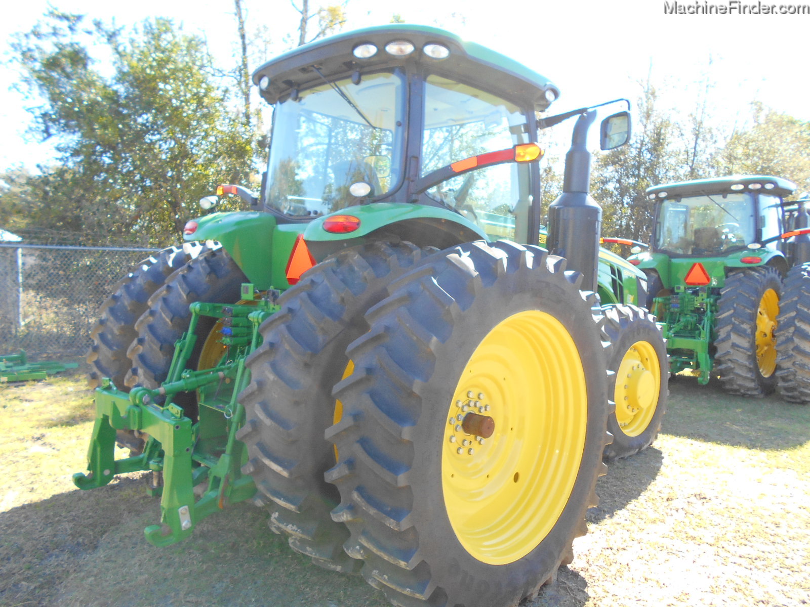 2014 John Deere 8270R Image 3