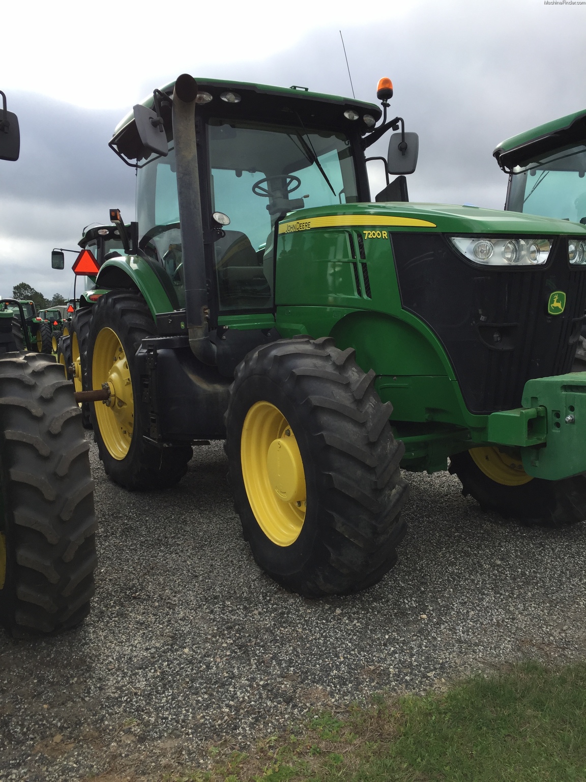 2013 John Deere 7200R Image 1